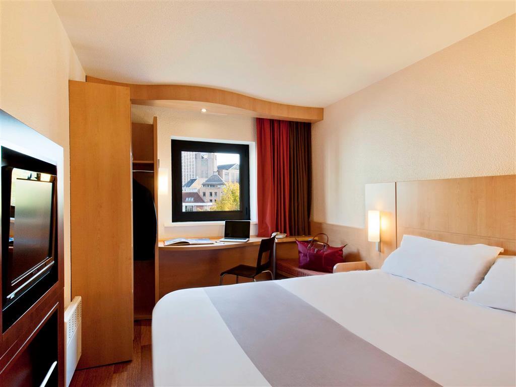 Hotel Ibis Lille Centre Gares Exterior foto