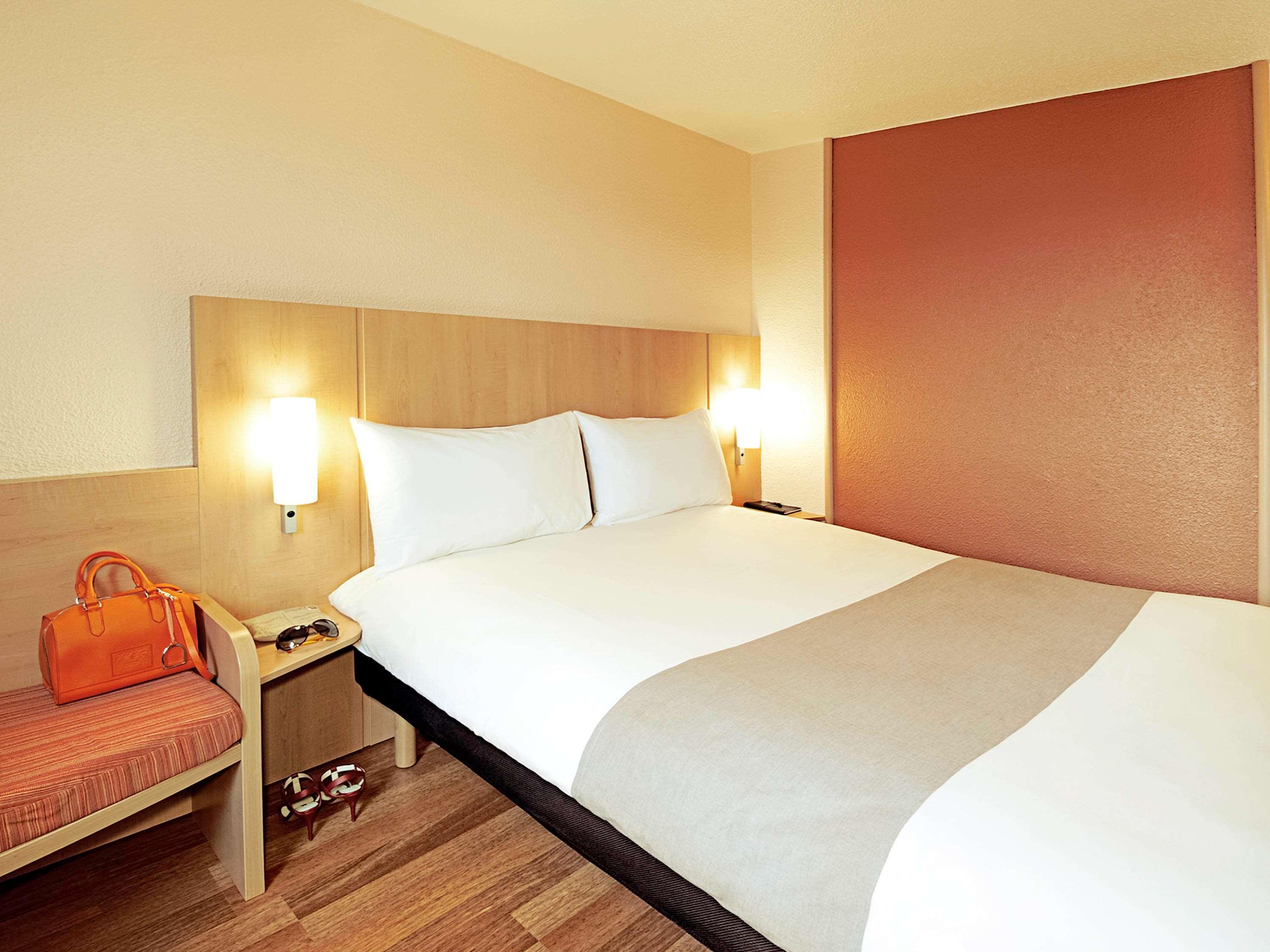 Hotel Ibis Lille Centre Gares Exterior foto