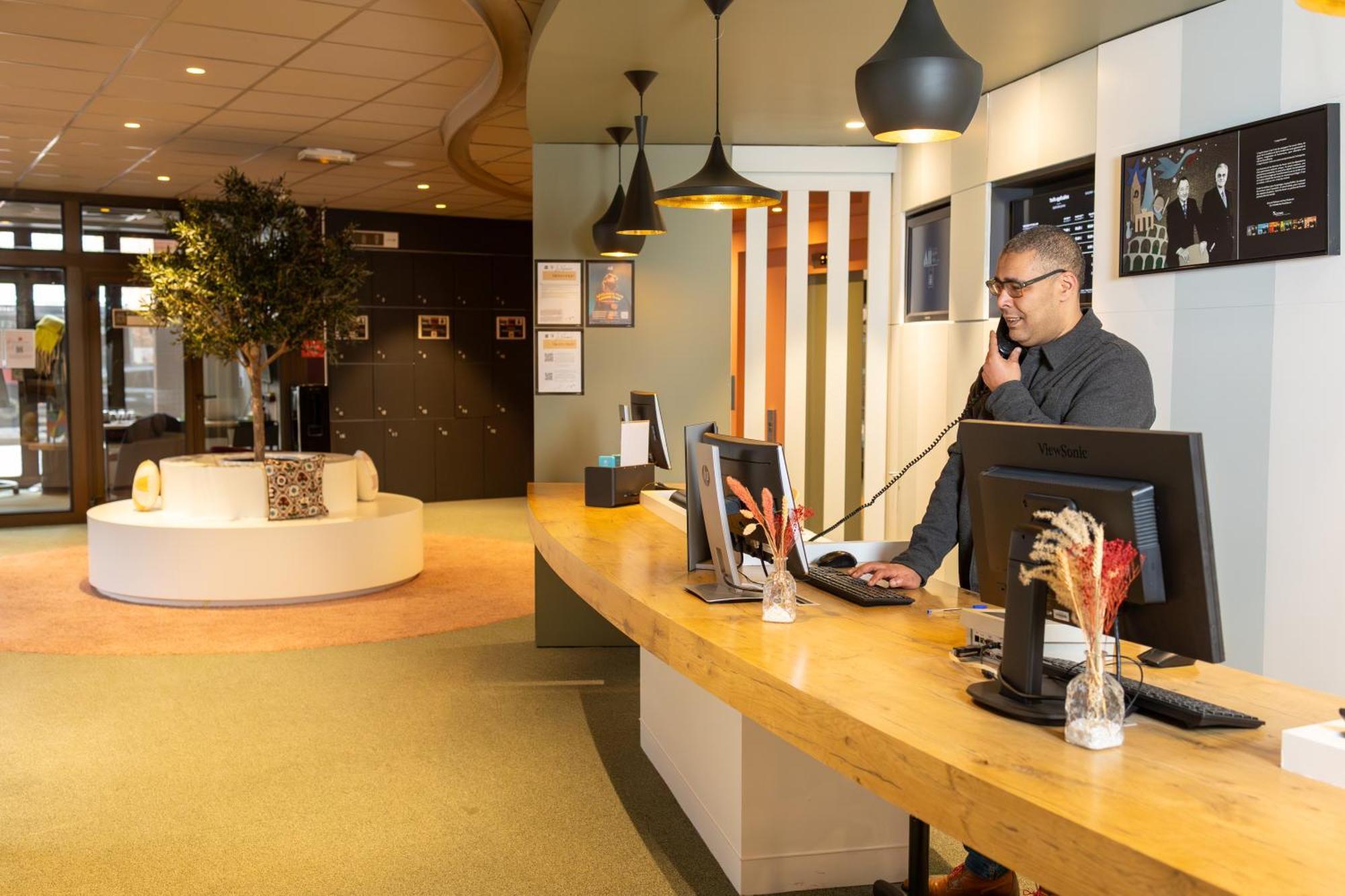 Hotel Ibis Lille Centre Gares Exterior foto