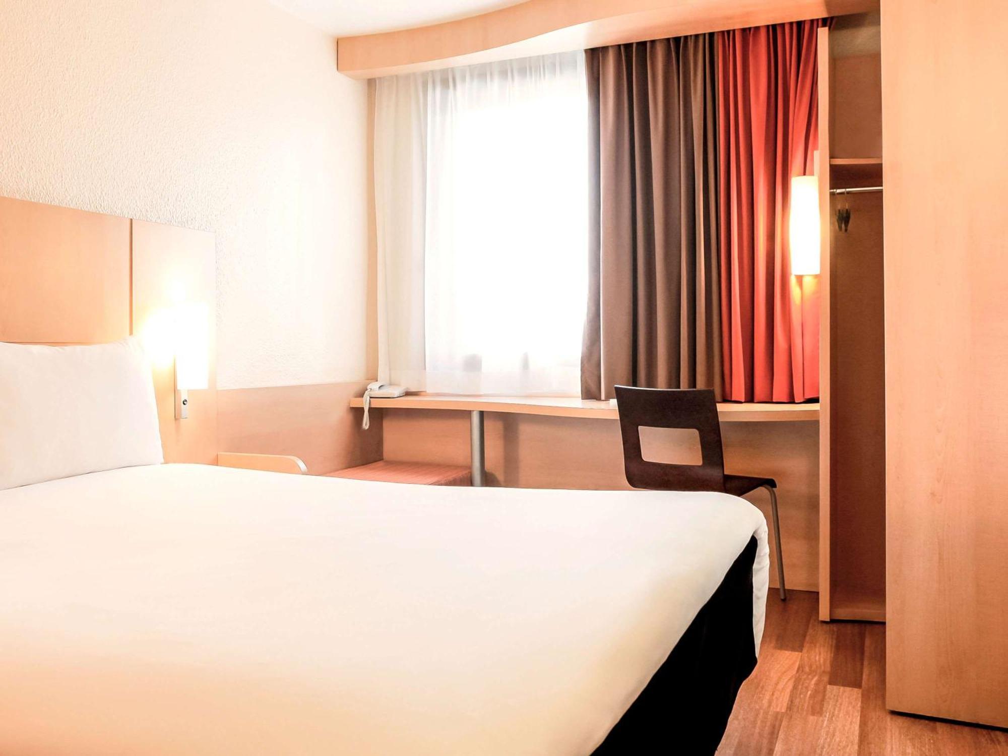 Hotel Ibis Lille Centre Gares Exterior foto