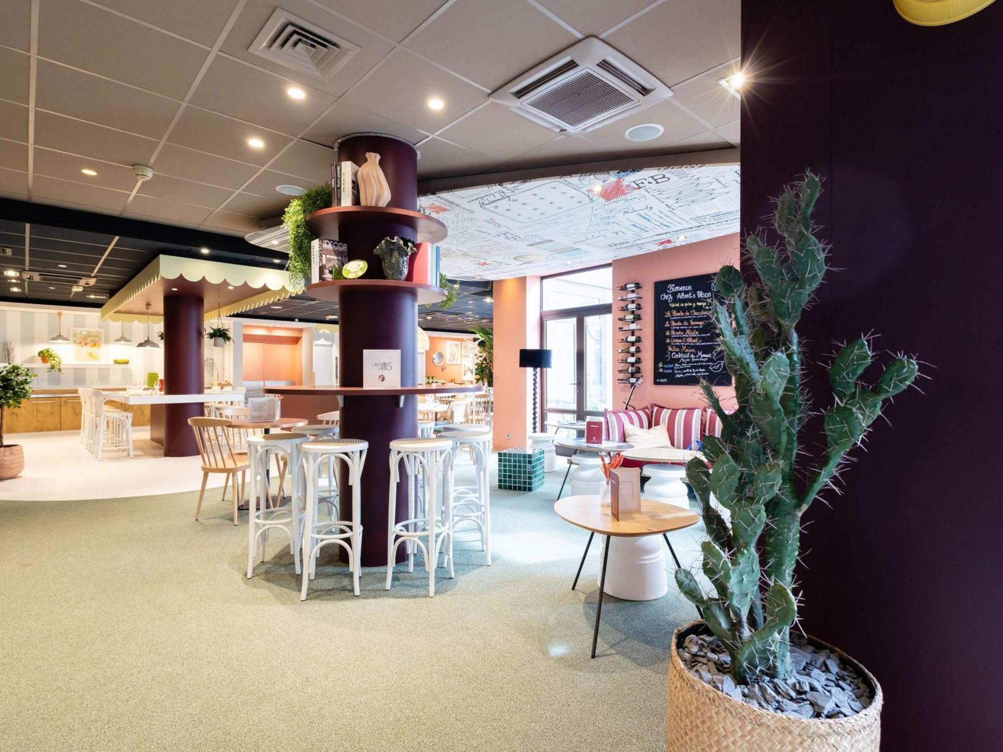Hotel Ibis Lille Centre Gares Exterior foto