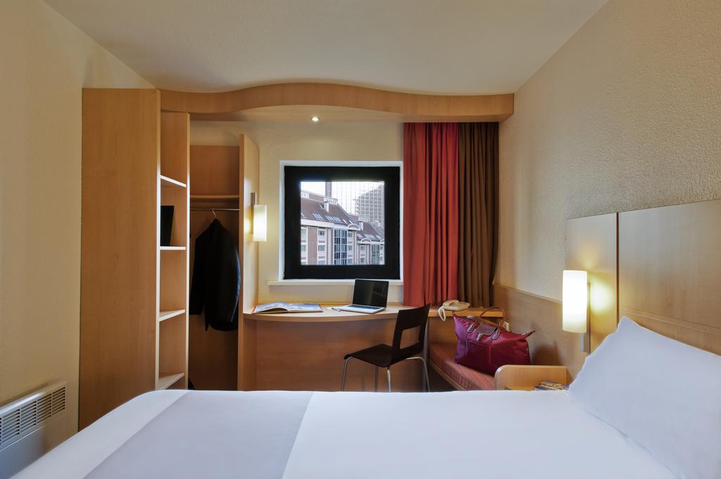Hotel Ibis Lille Centre Gares Exterior foto